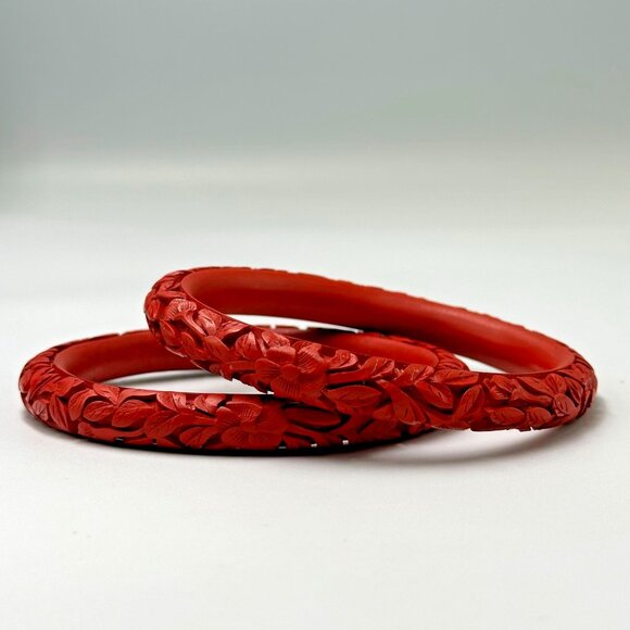 Vintage Carved Cinnabar Bangle Bracelet Set Floral Red Oriental Motif 2 Piece - Picture 1 of 8